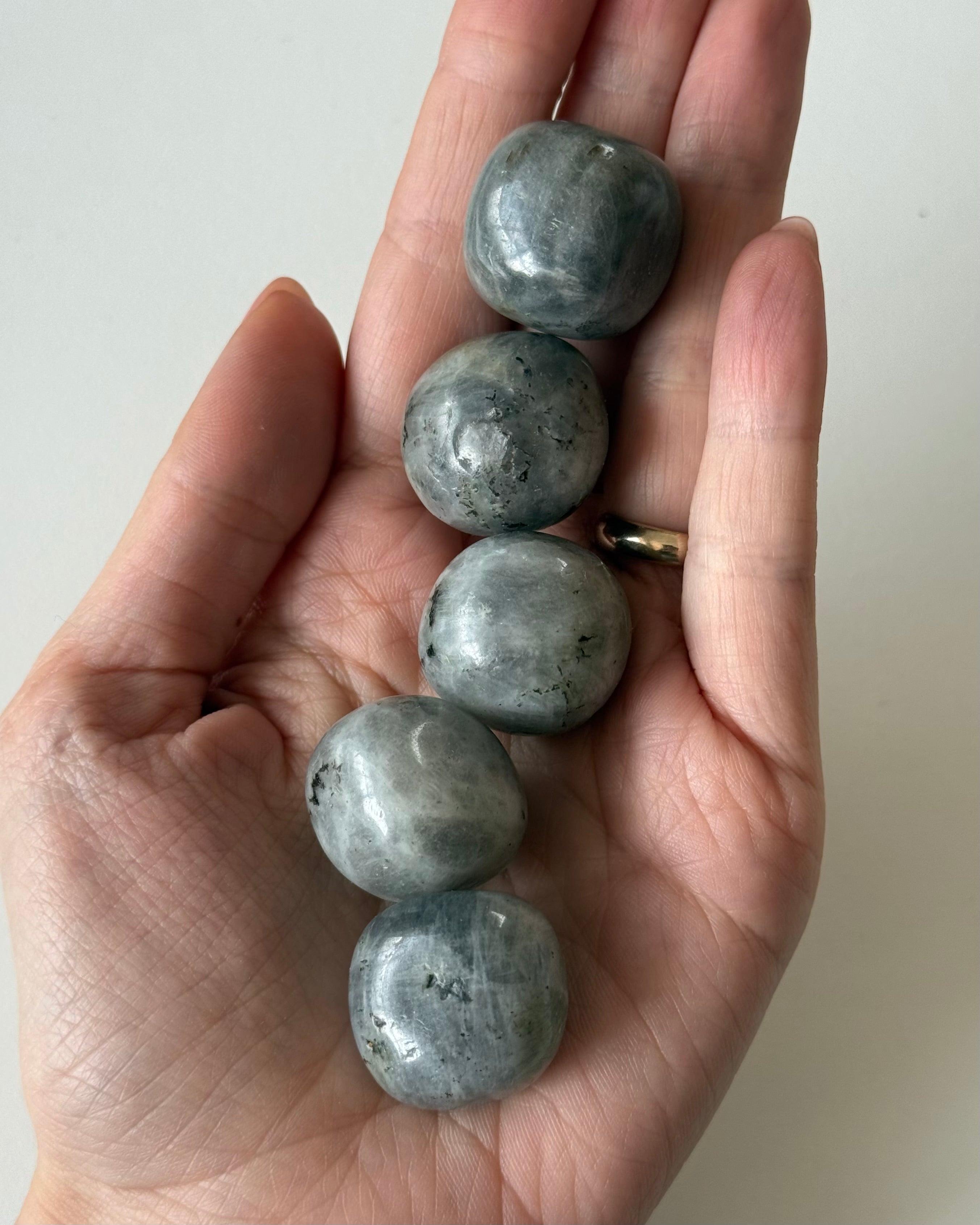 Labradorite burattata