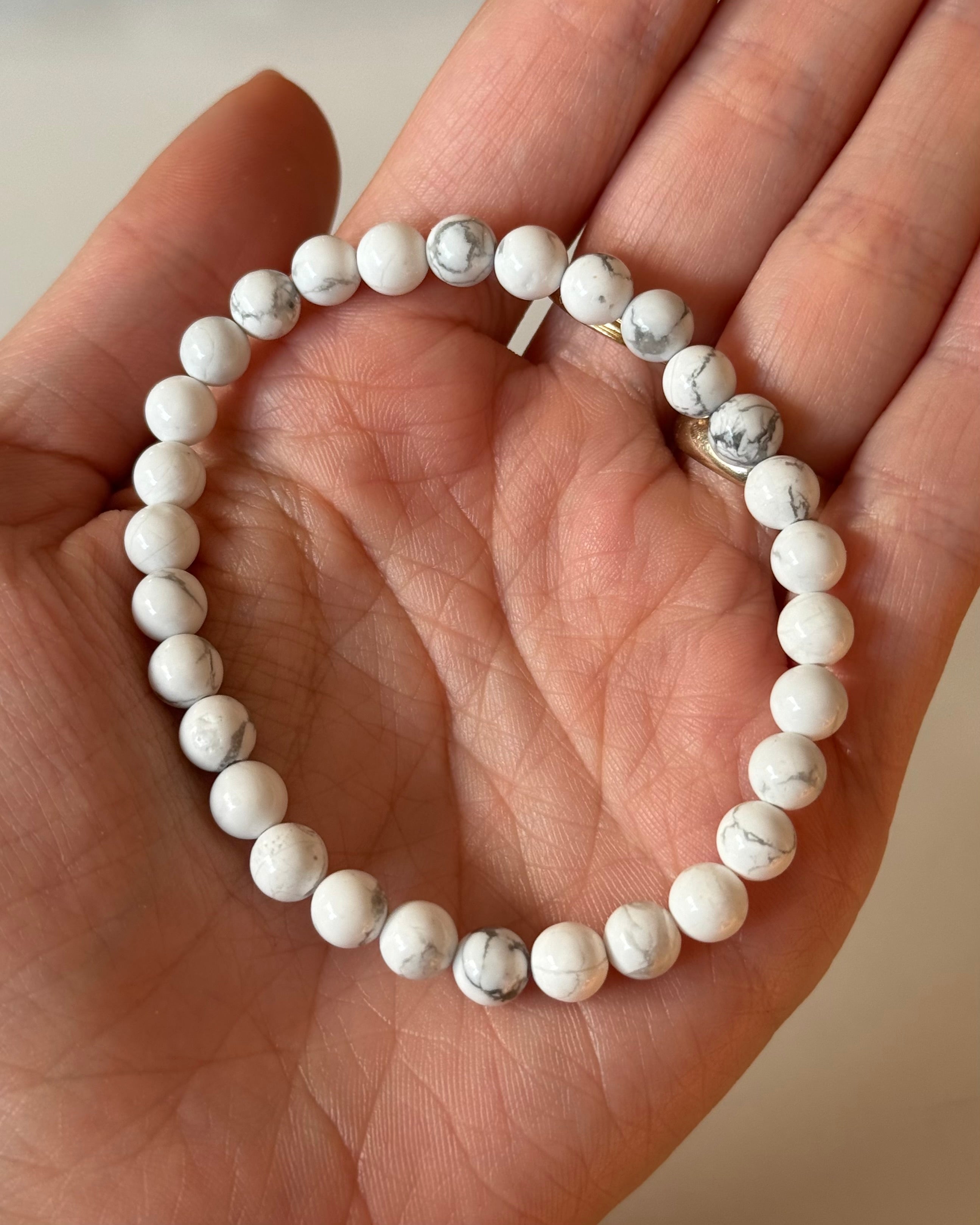 Bracciale in Howlite (6mm)