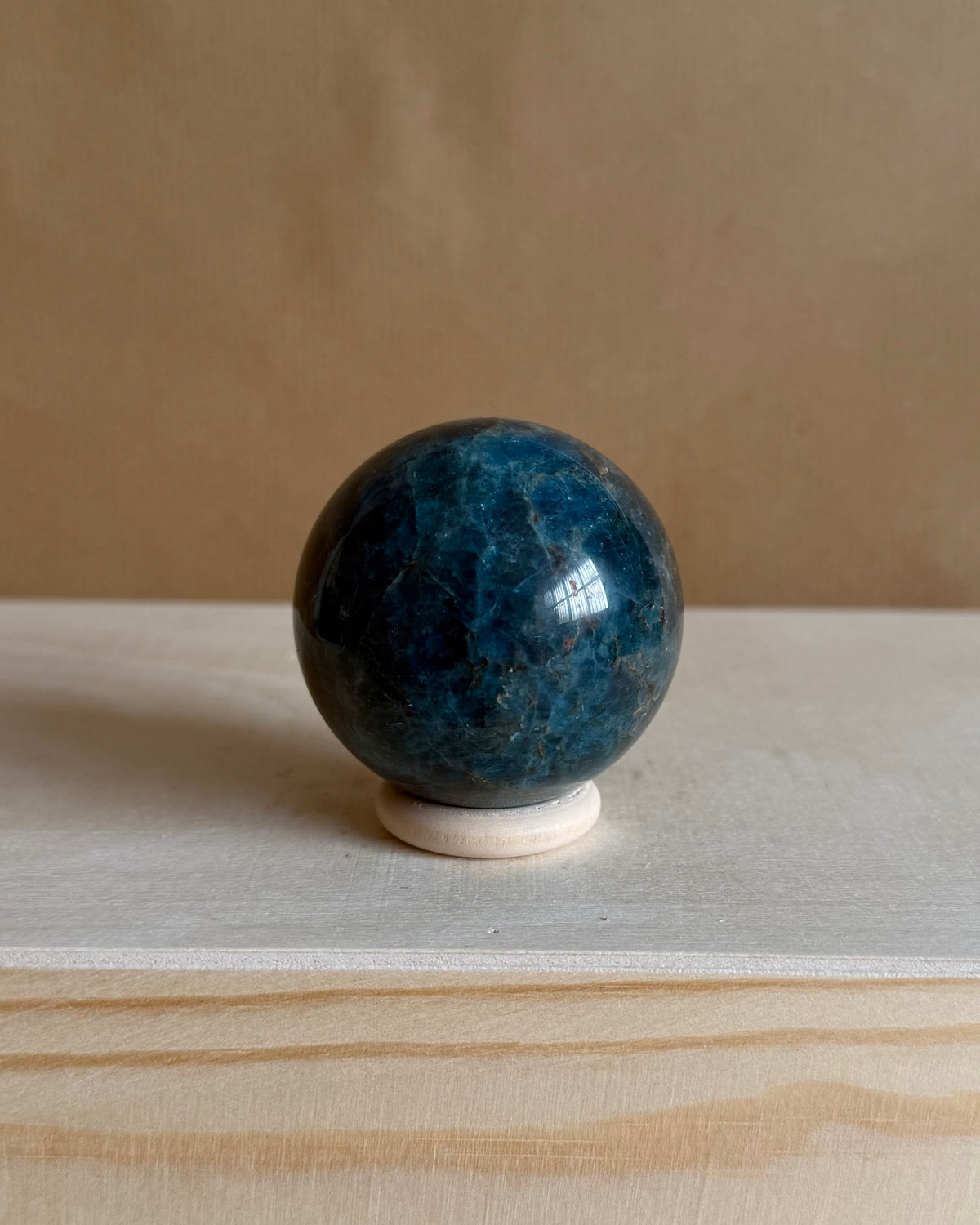 Sfera in Apatite (4.5cm)