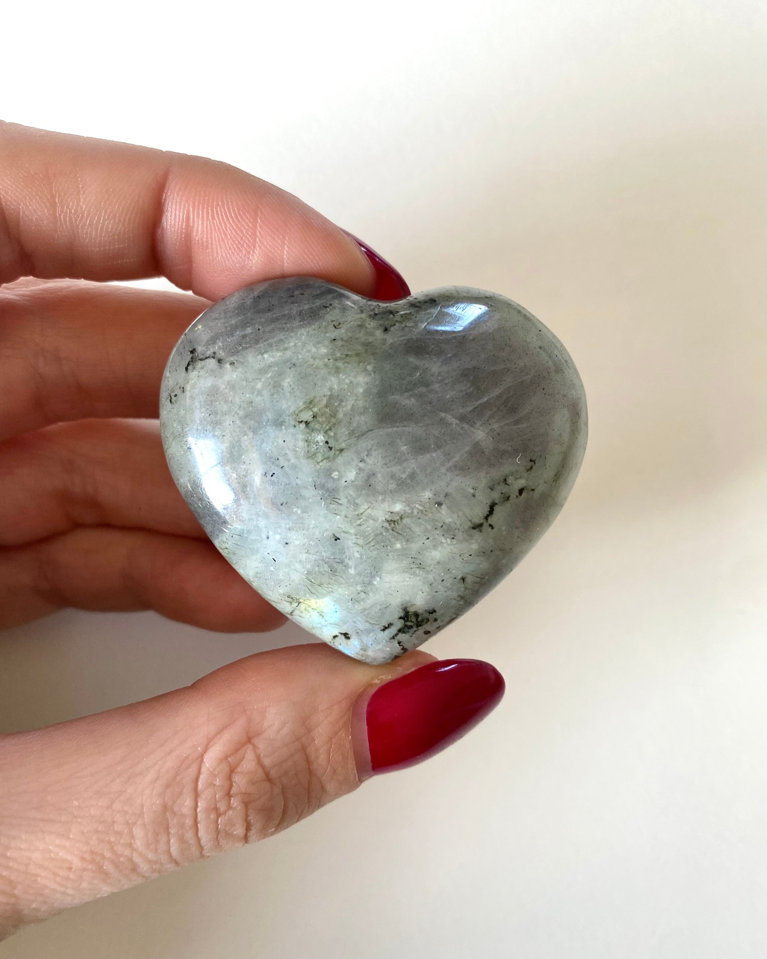 Cuore in Labradorite Bianca