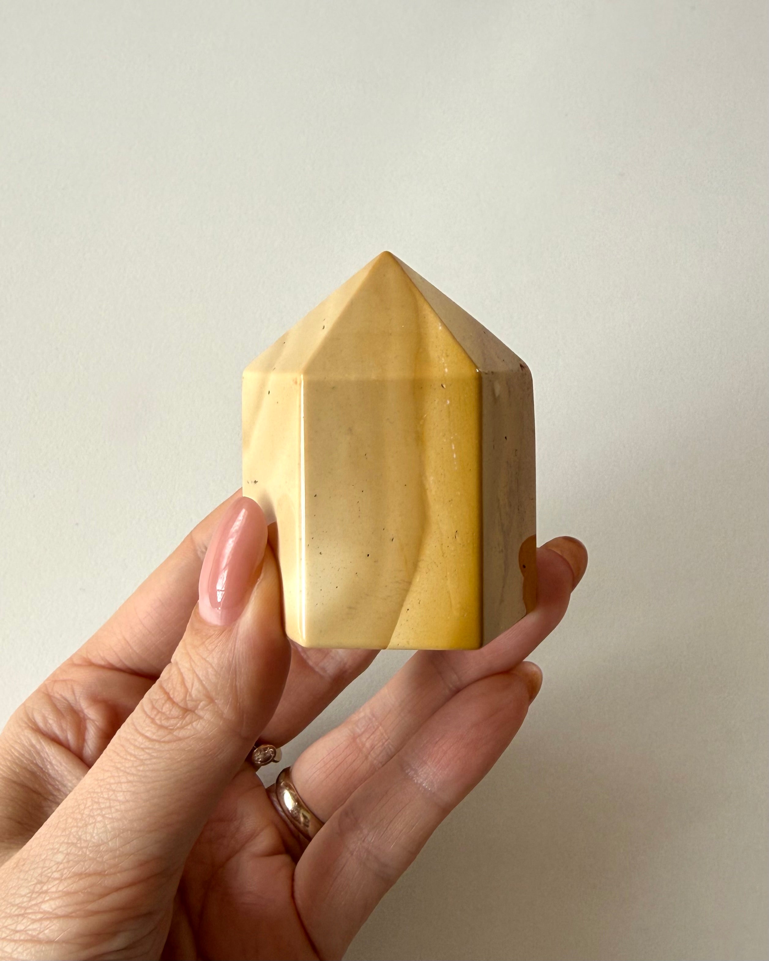 Torre in Mookaite