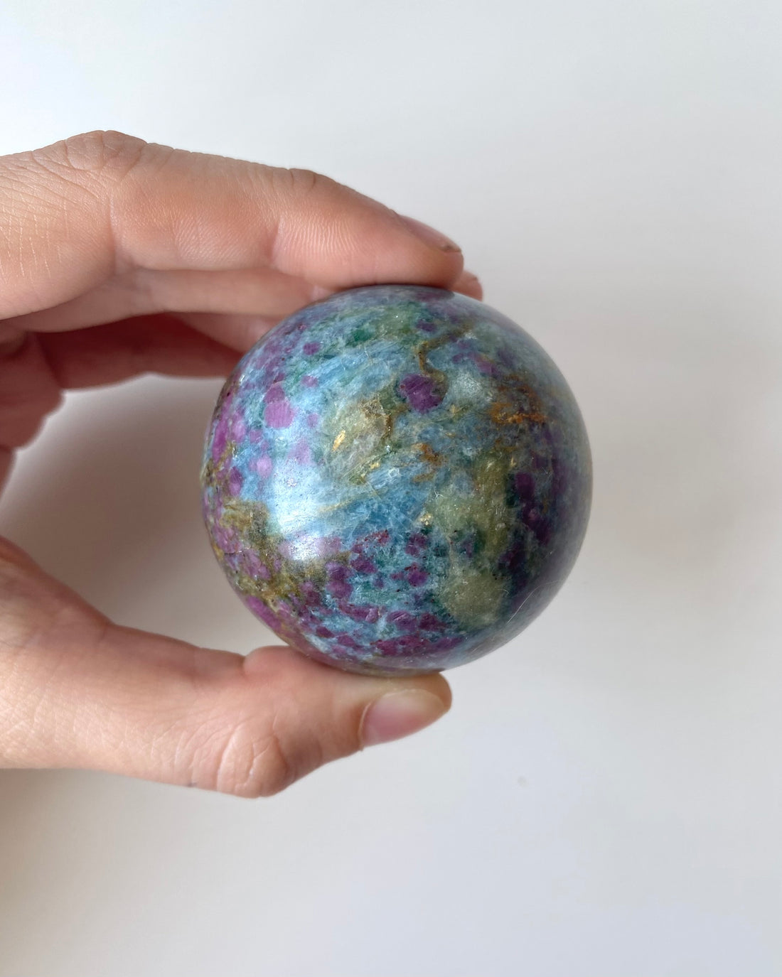 Sfera in Zoisite rubino blu