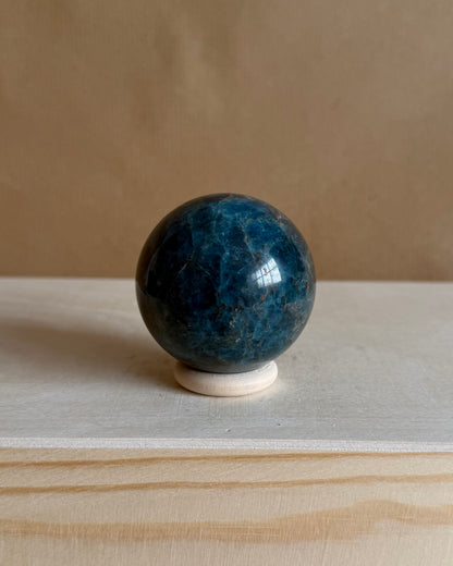 Sfera in Apatite (4.5cm)