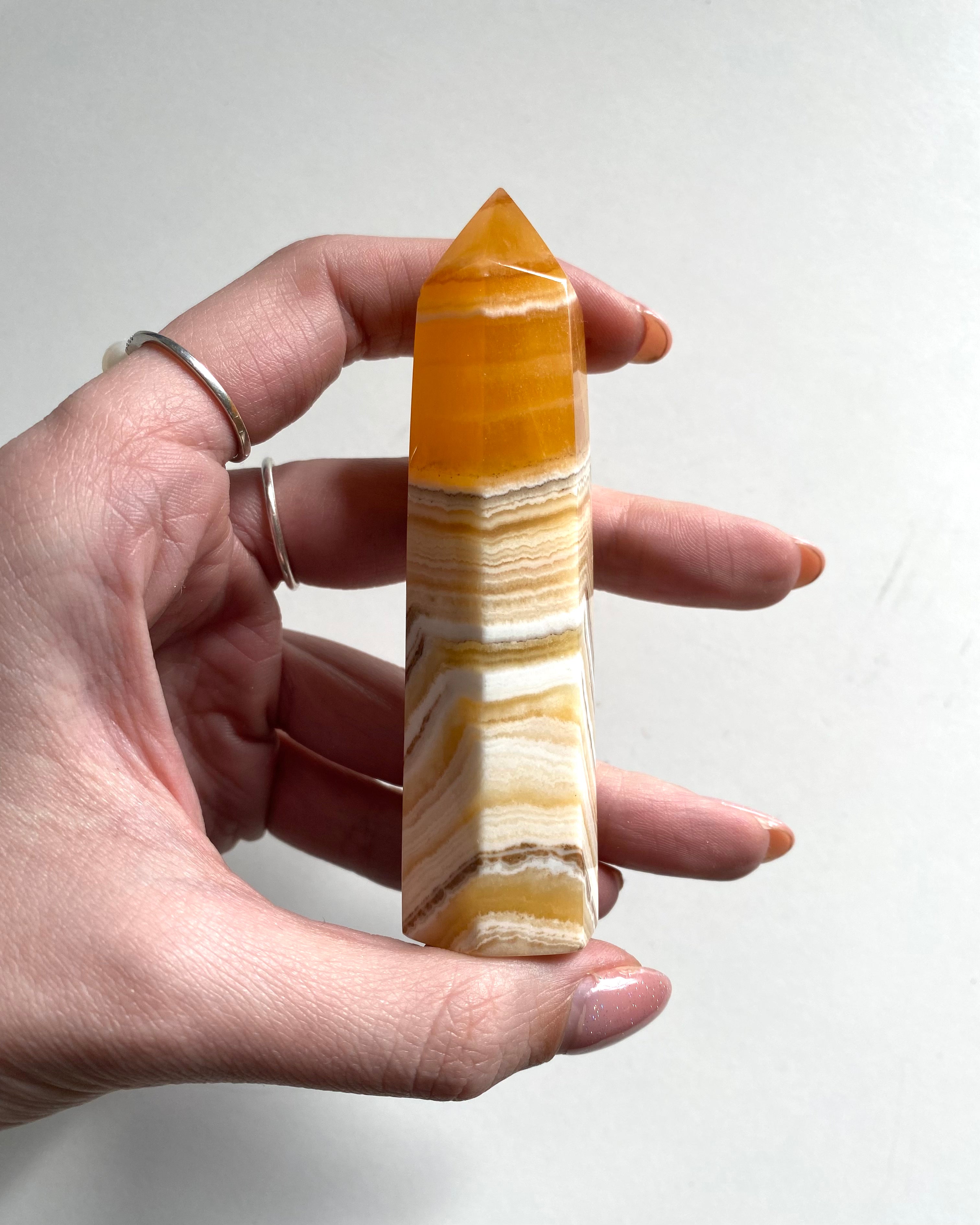 Torre in Calcite Miele